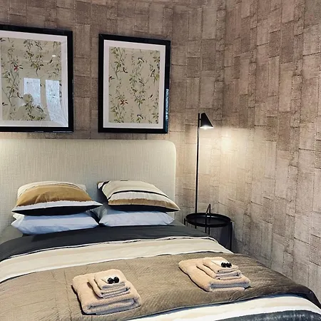 Maison Petit Arago Avec Roof Terrace Et Parking Prive Carcassonne